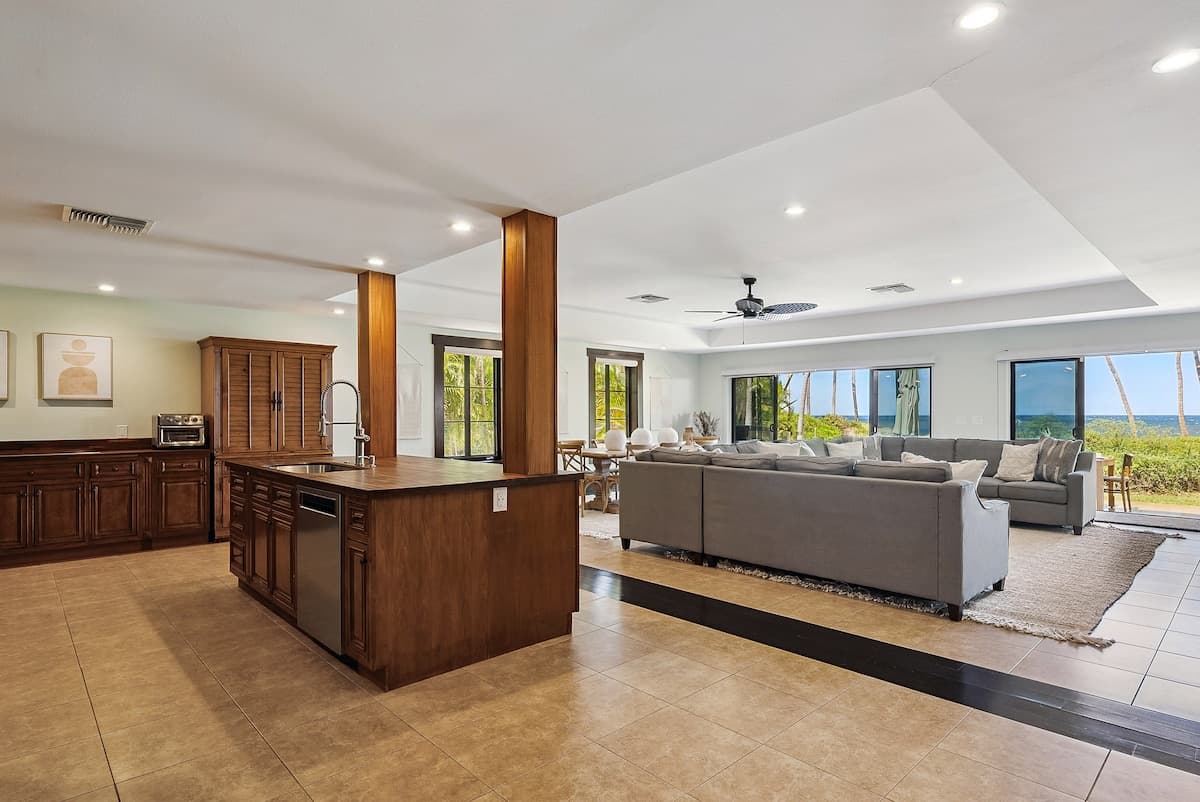 Home in Kihei · ★5.0 · 3 bedrooms · 7 beds · 3 baths - Photo 4