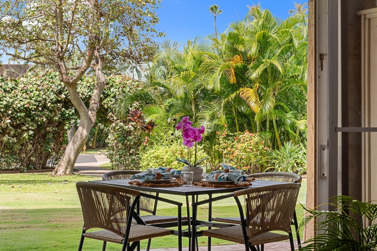 Condo in Lahaina · ★5.0 · 1 bedroom · 2 beds · 1 bath - Photo 1