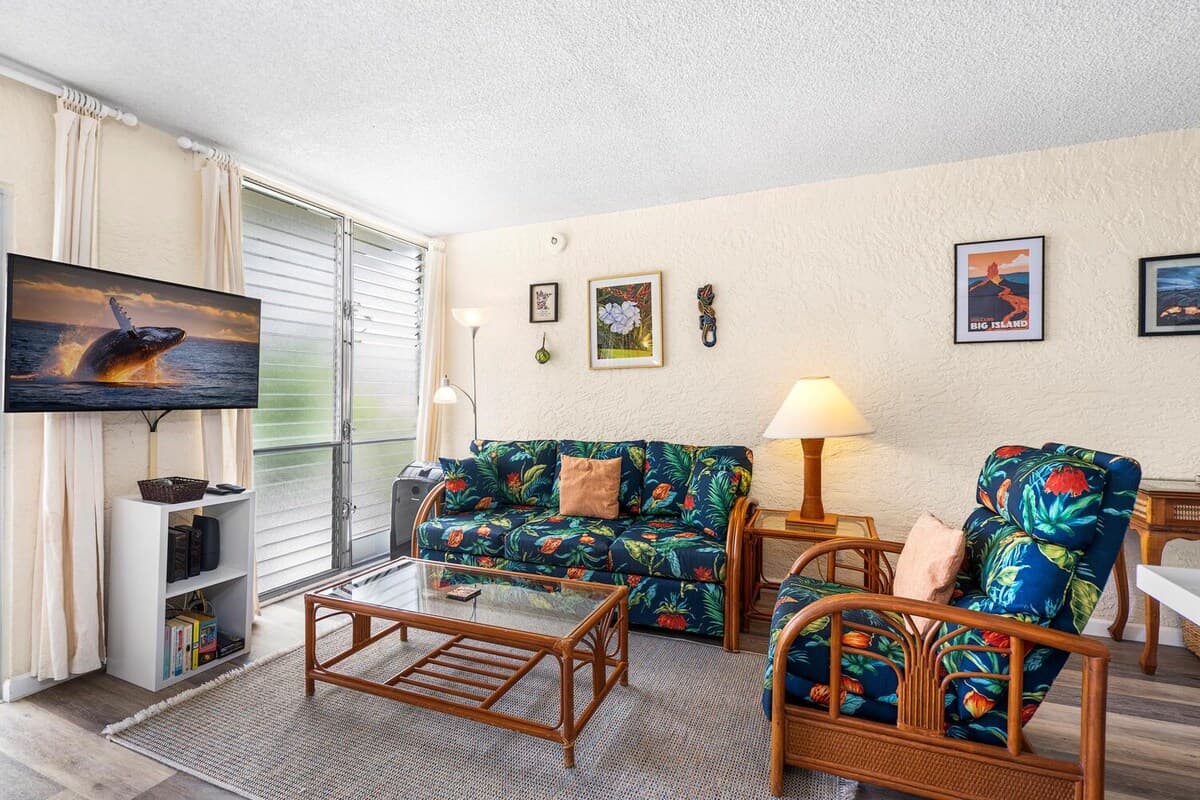 Condo in Kailua-Kona · ★4.86 · 1 bedroom · 2 beds · 1 private bath - Photo 5
