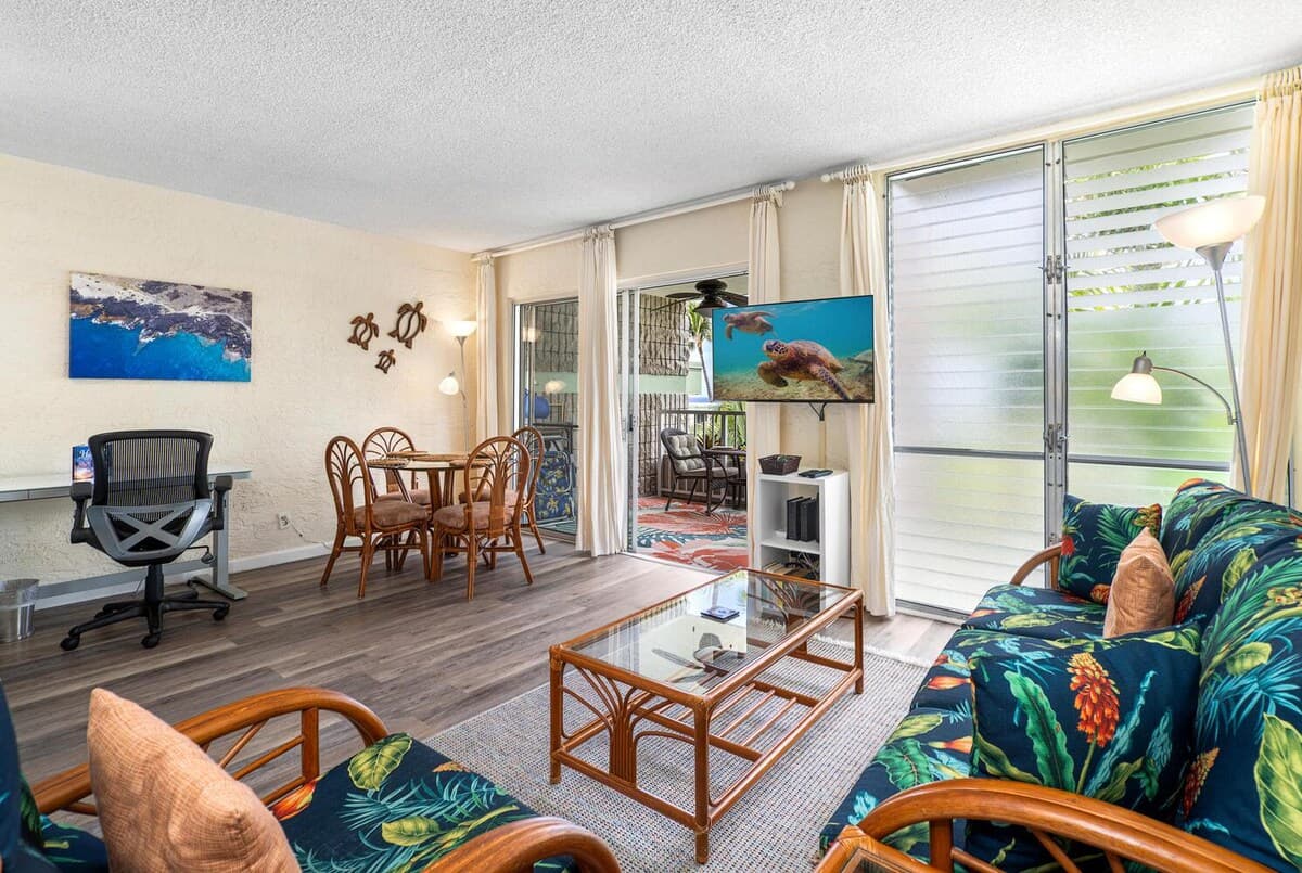 Condo in Kailua-Kona · ★4.86 · 1 bedroom · 2 beds · 1 private bath - Photo 4