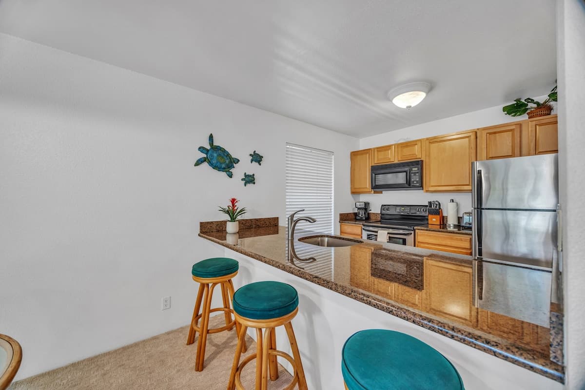 Condo in Kihei · ★5.0 · 1 bedroom · 2 beds · 2 baths - Photo 4