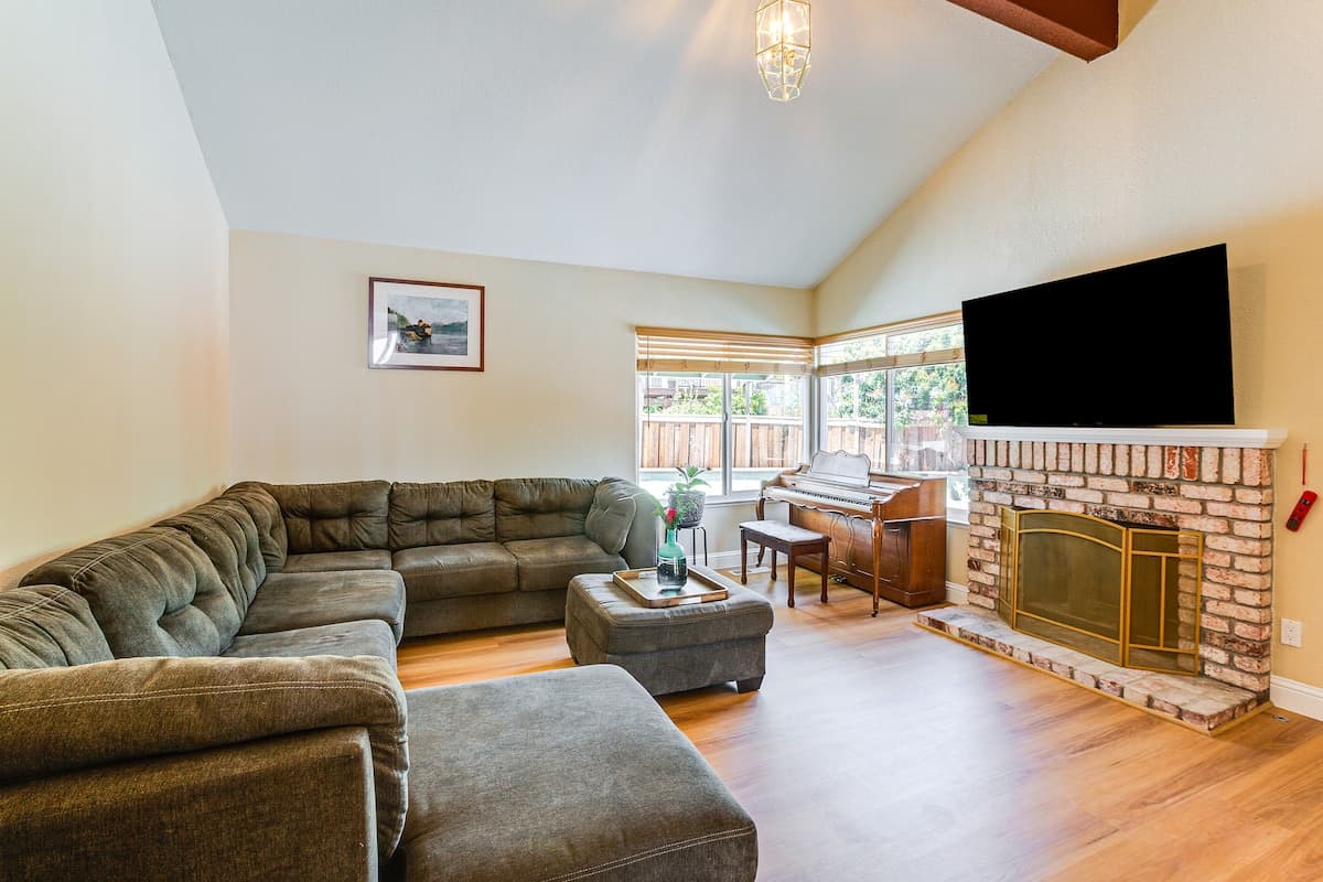 Spacious San Jose Home with Private Yard & BBQ - Photo 5