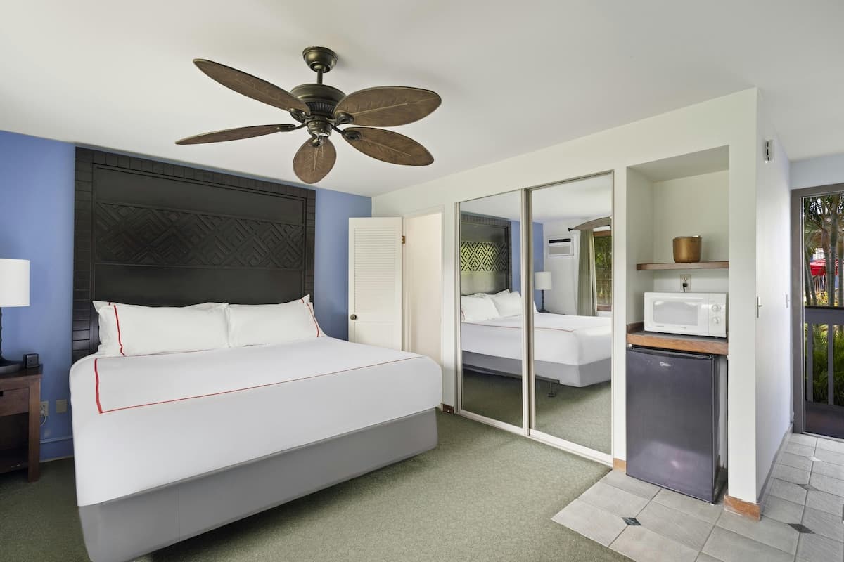 Kauai Inn, Large king - Photo 1