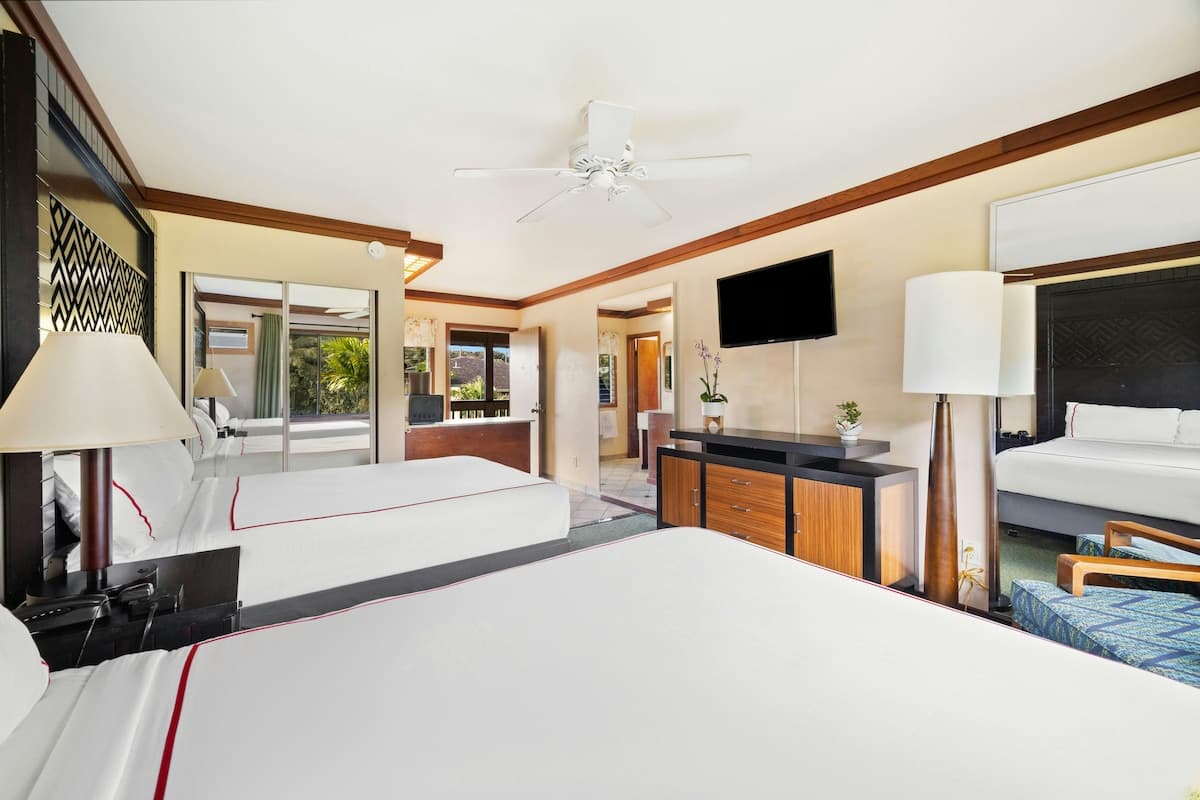 Kauai Inn, Two queen - Photo 5