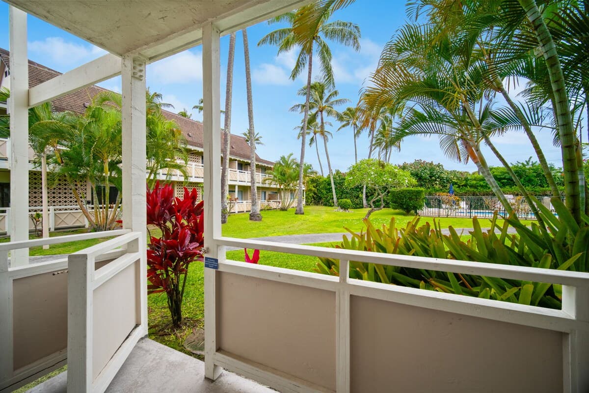 Condo in Kapaa · ★4.94 · 1 bedroom · 2 beds · 1 private bath - Photo 4