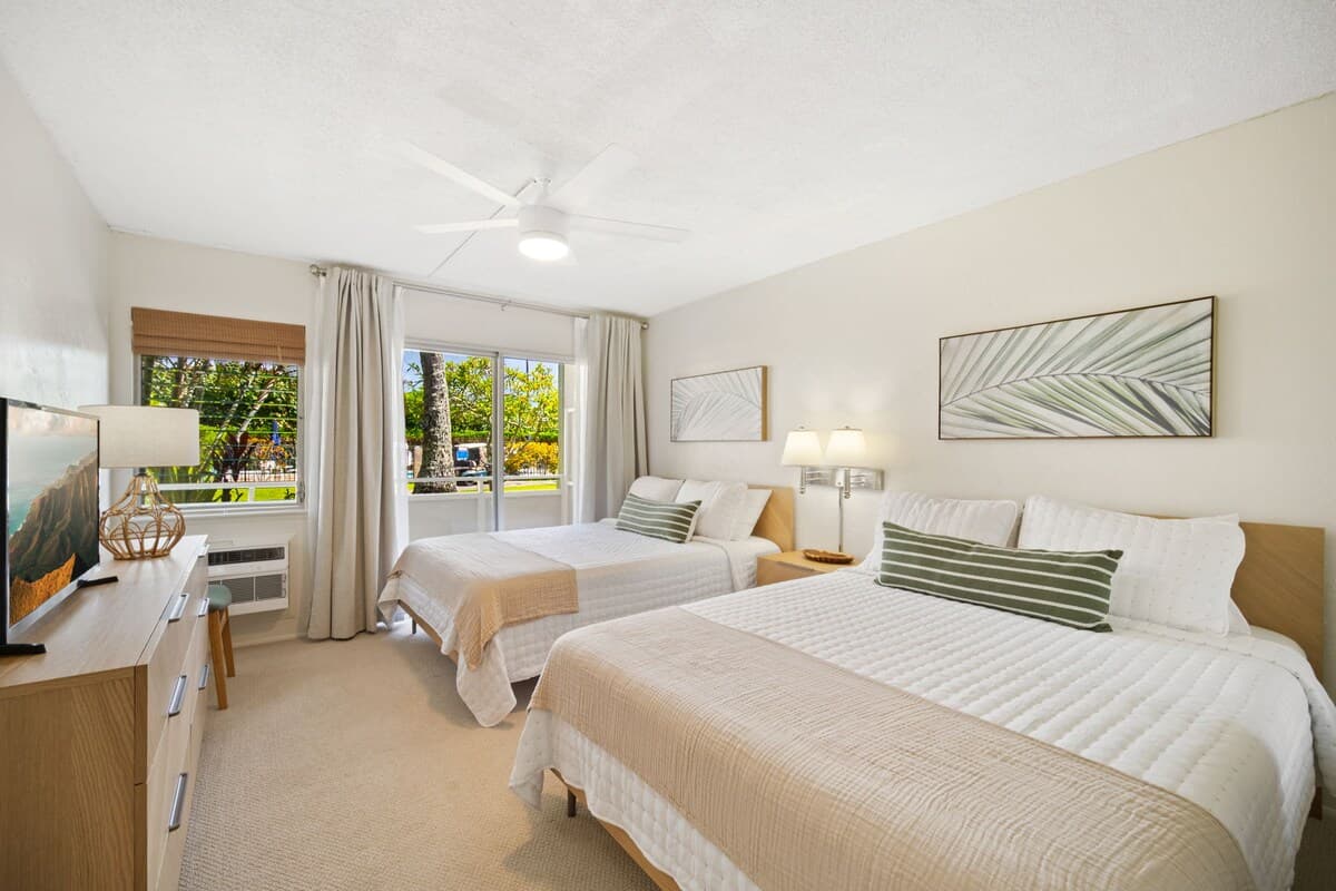 Condo in Kapaa · ★4.94 · 1 bedroom · 2 beds · 1 private bath - Photo 2