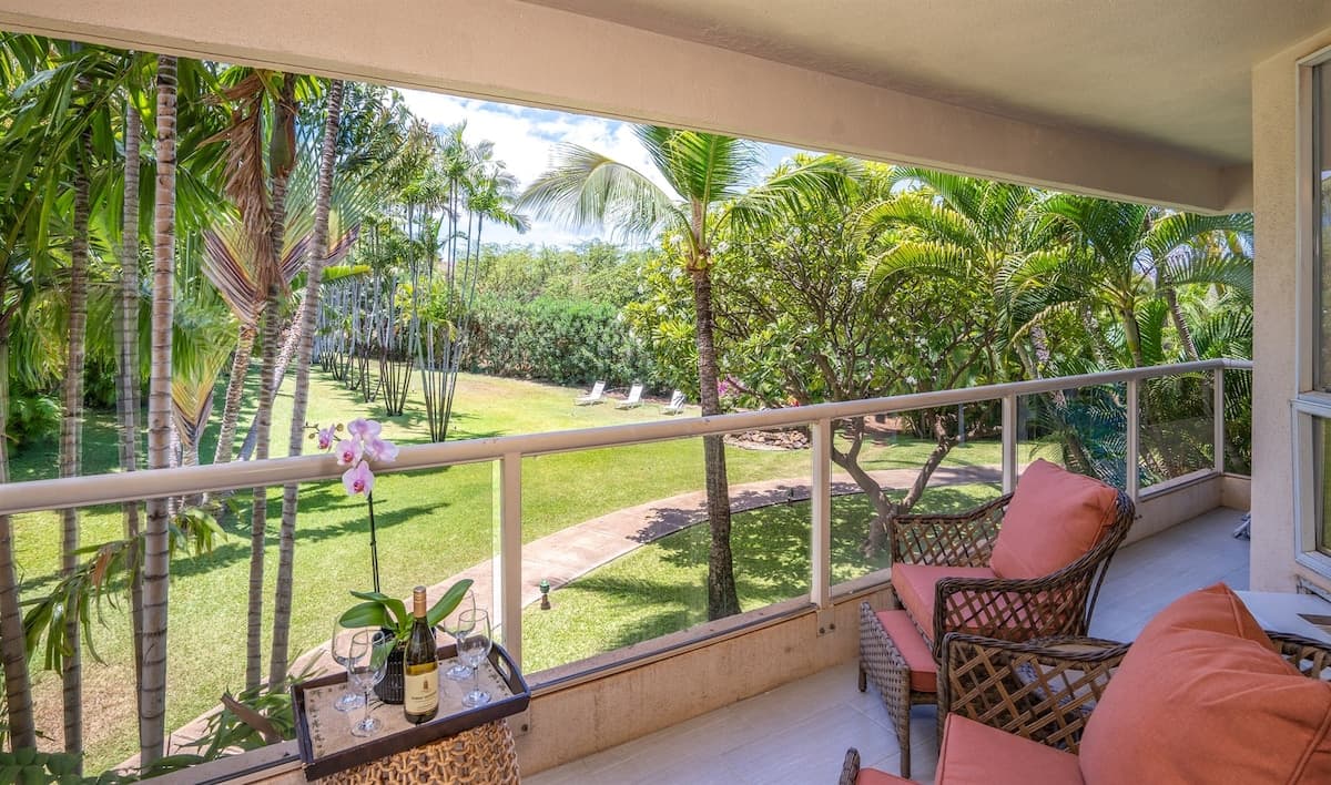 Condo in Kihei · ★4.93 · 1 bedroom · 2 beds · 1 private bath - Photo 5