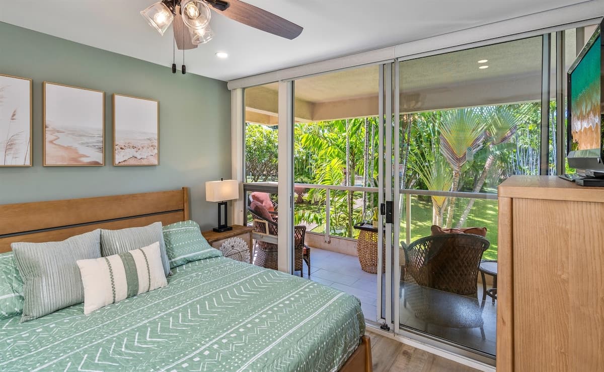 Condo in Kihei · ★4.93 · 1 bedroom · 2 beds · 1 private bath - Photo 4