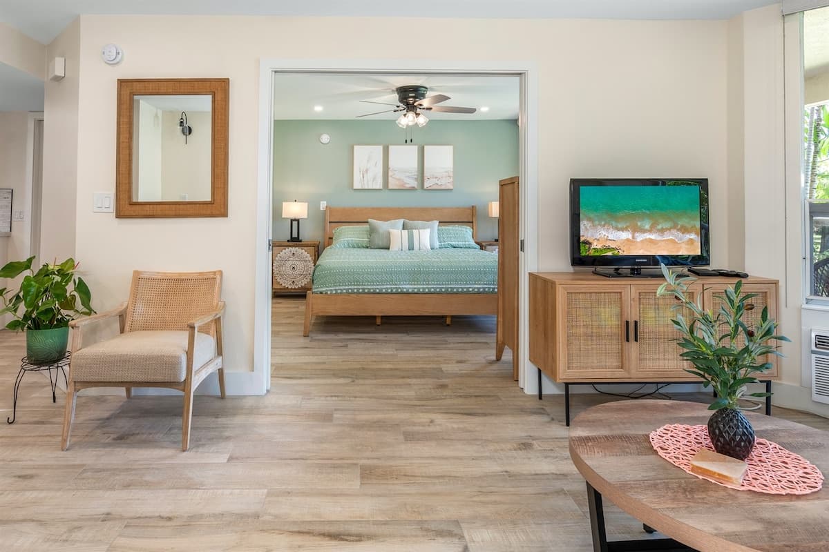 Condo in Kihei · ★4.93 · 1 bedroom · 2 beds · 1 private bath - Photo 2
