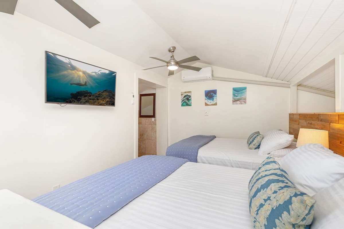 Natural Light End Unit Kuilima East Steps to Pool- - Photo 1