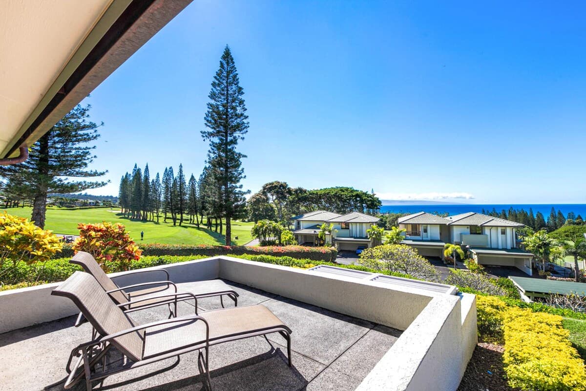 Condo in Lahaina · ★4.0 · 4 bedrooms · 7 beds · 4 baths - Photo 2