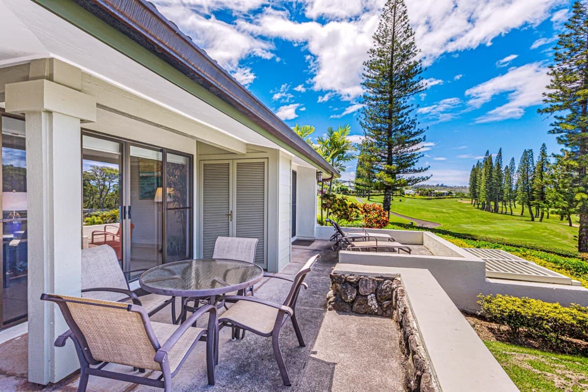 Condo in Lahaina · ★4.0 · 4 bedrooms · 7 beds · 4 baths - Photo 3