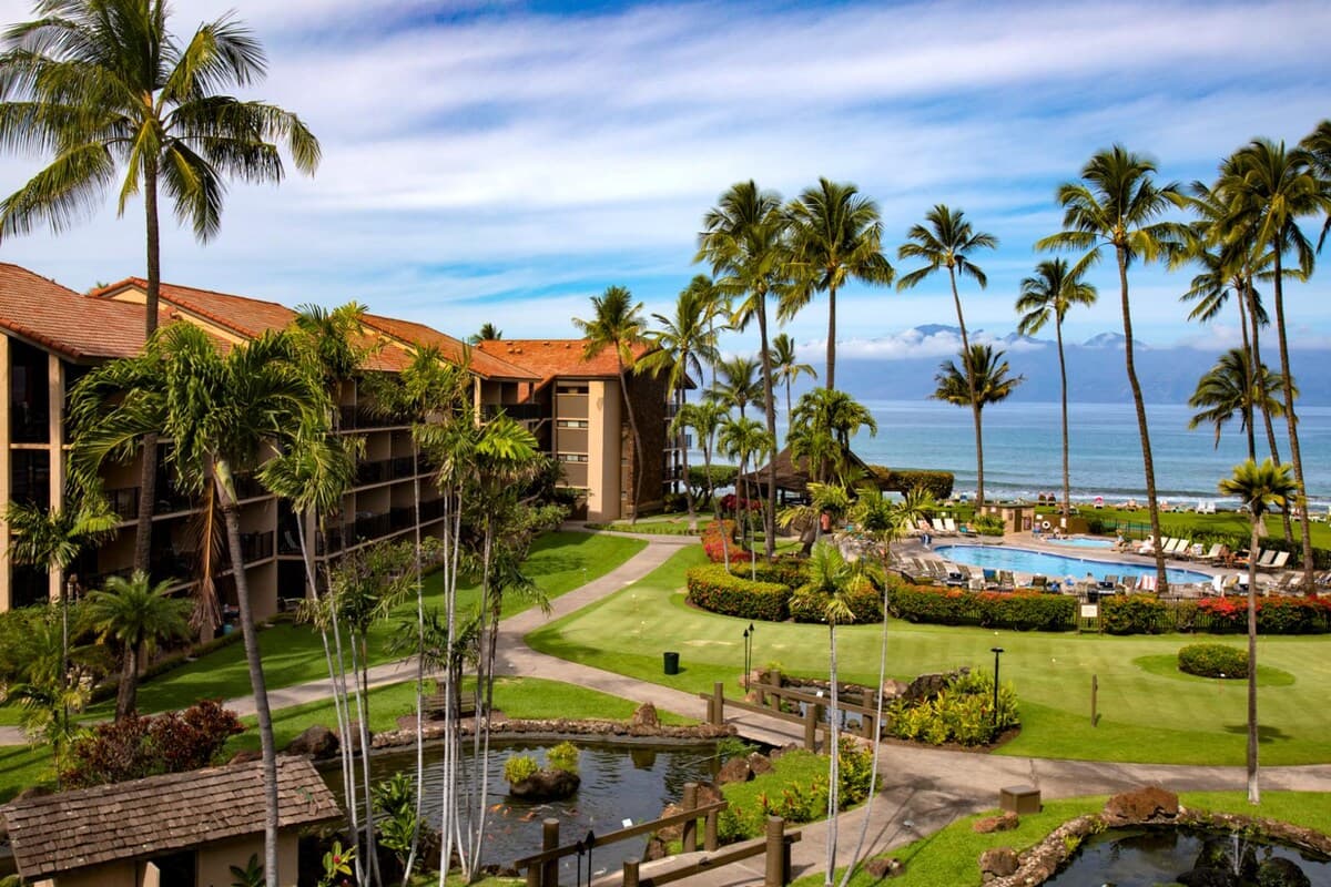 Condo in Lahaina · ★5.0 · 6 bedrooms · 9 beds · 5 private baths - Photo 2