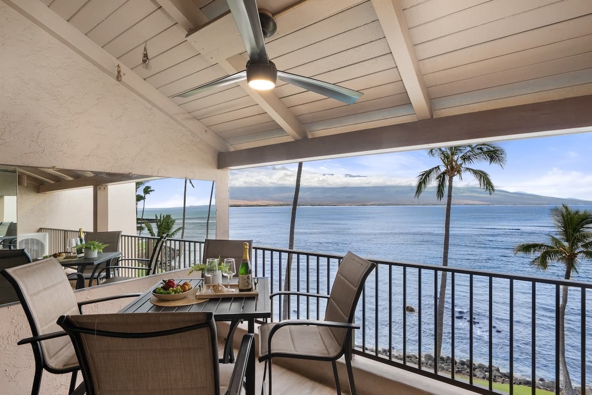 Condo in Wailuku · ★4.74 · 2 bedrooms · 3 beds · 2 baths - Photo 1