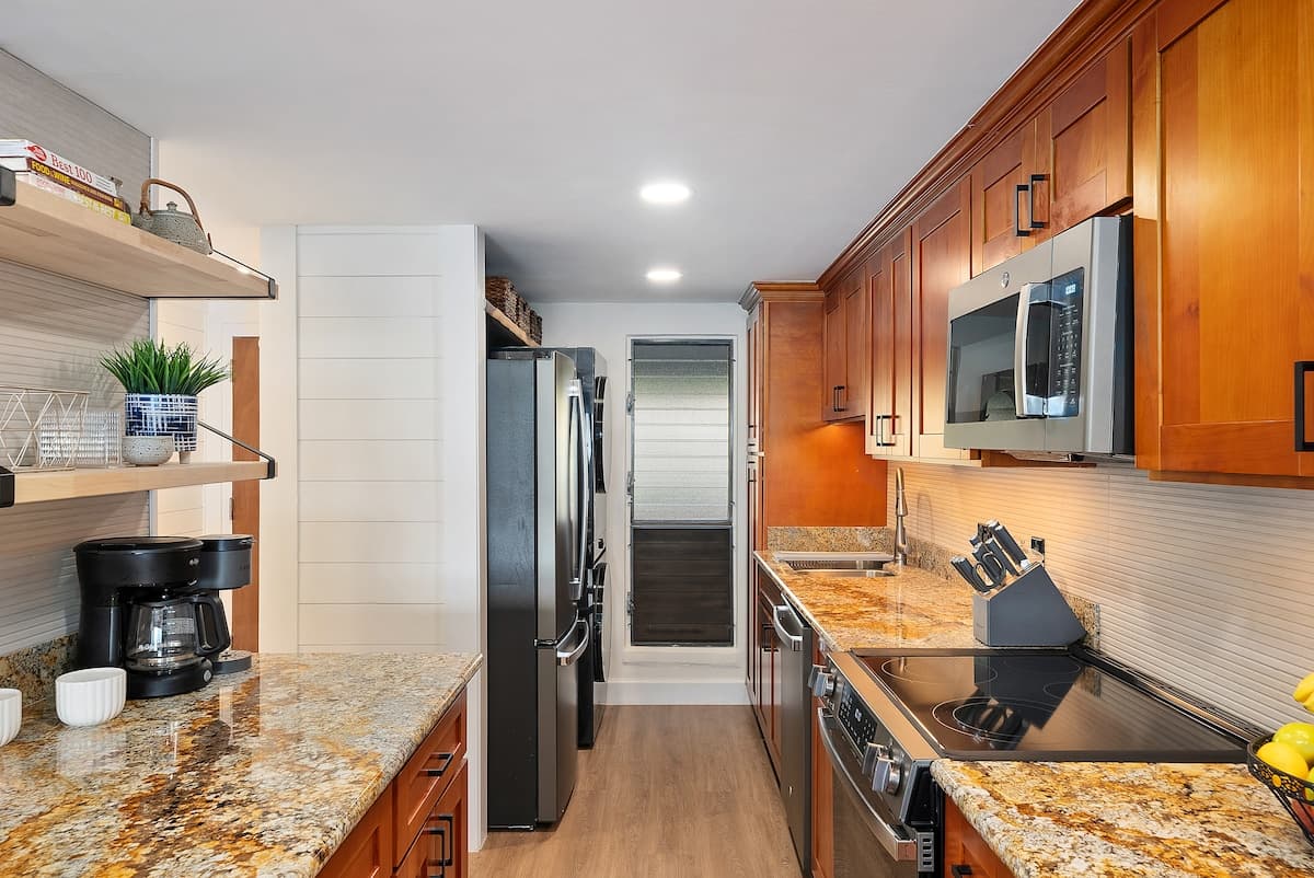 Condo in Wailuku · ★4.74 · 2 bedrooms · 3 beds · 2 baths - Photo 5