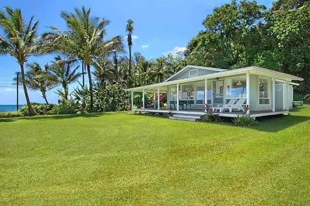 Home in Kilauea · ★5.0 · 2 bedrooms · 2 beds · 2 baths - Photo 2
