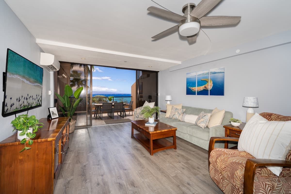 Condo in Lahaina · ★4.33 · 2 bedrooms · 3 beds · 2 private baths - Photo 1