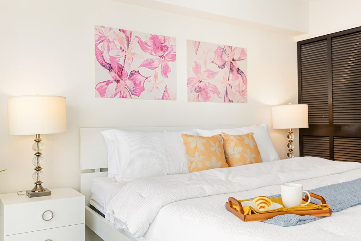Renovated City Suite at Ilikai Steps to the Beach - Photo 1