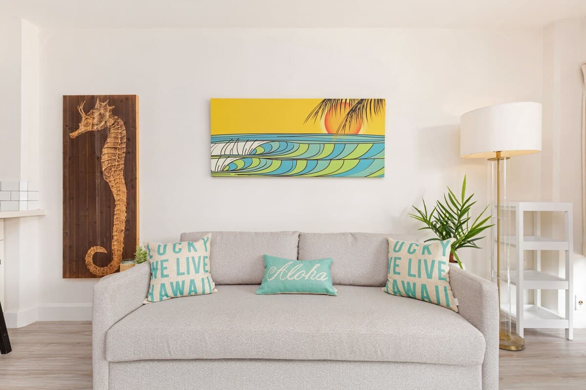 Renovated City Suite at Ilikai Steps to the Beach - Photo 4