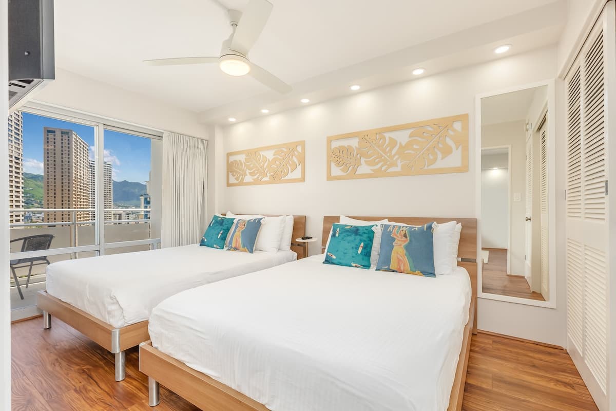 Tropical City Escape at Ilikai Hotel by the Beach - Photo 1