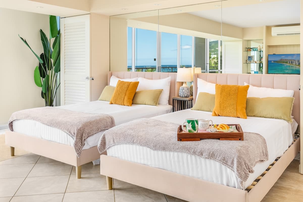Beachfront Property w/Sand Access at Waikiki Shore - Photo 4