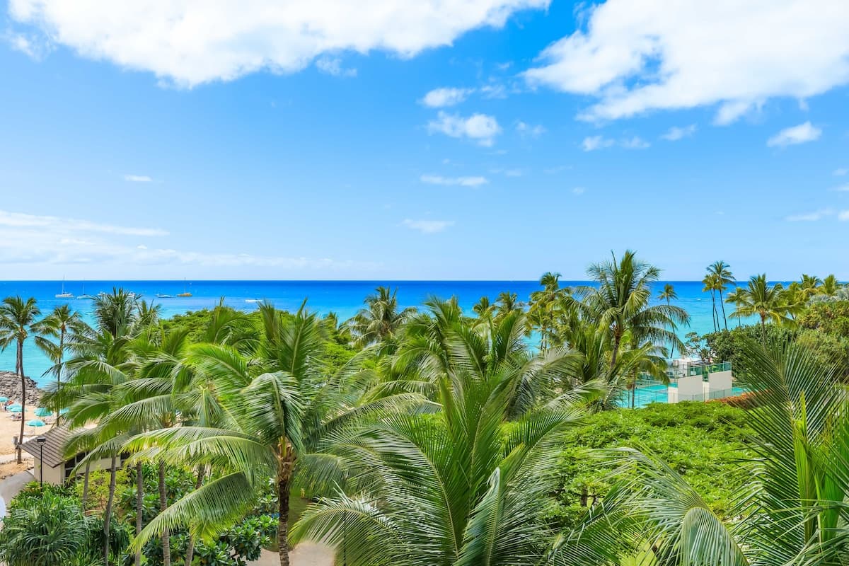 Beachfront Property w/Sand Access at Waikiki Shore - Photo 3