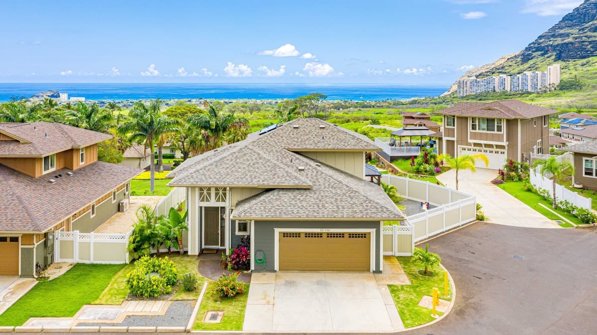 Home in Waianae · ★5.0 · 3 bedrooms · 5 beds · 2.5 private baths - Photo 1