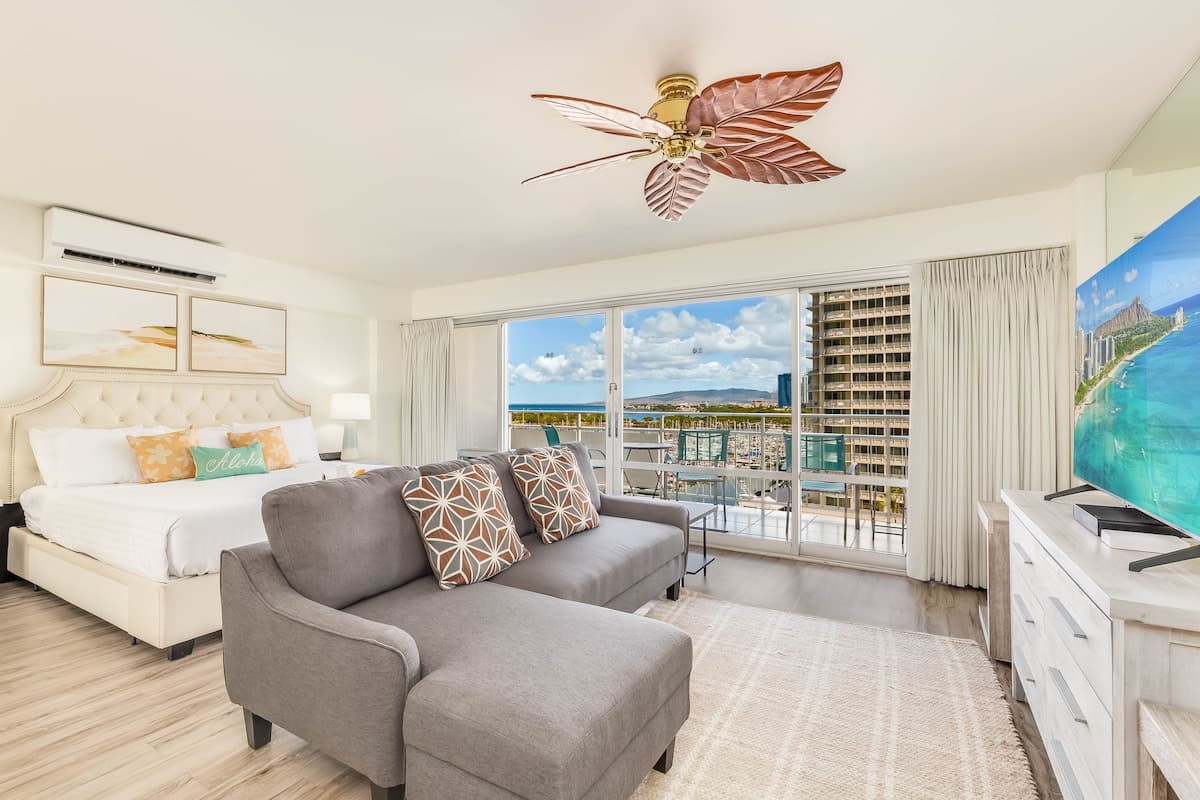 Ocean-Marina Sunset Views Condo with Full Kitchen - Photo 3