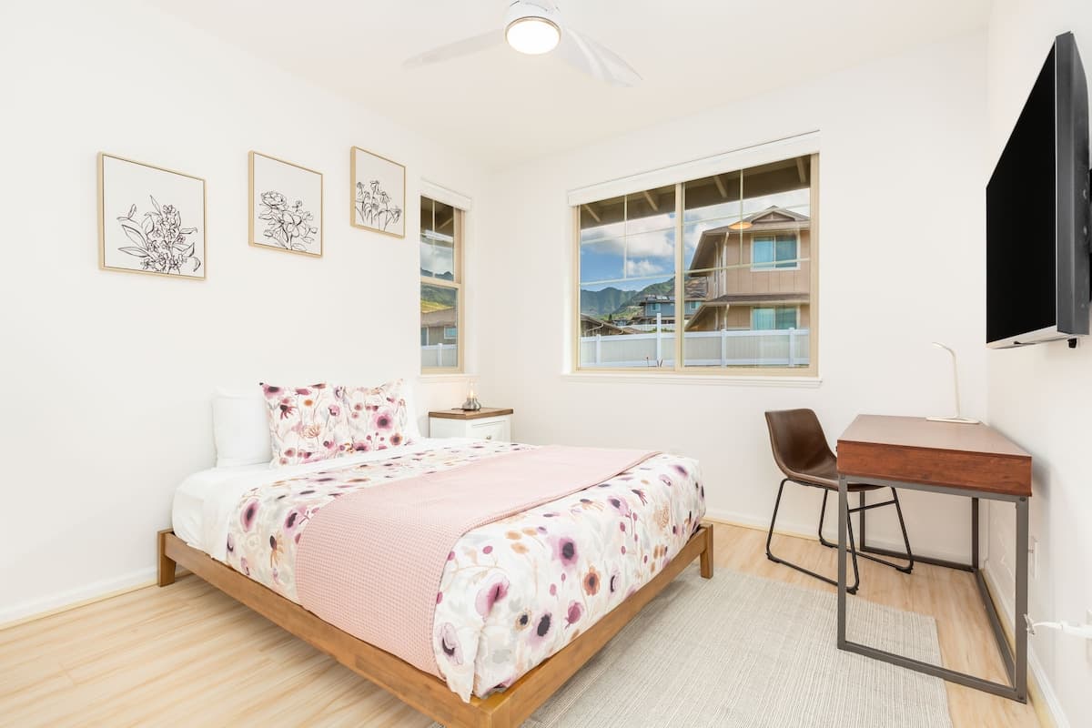 Home in Waianae · ★4.78 · 4 bedrooms · 5 beds · 2.5 private baths - Photo 3