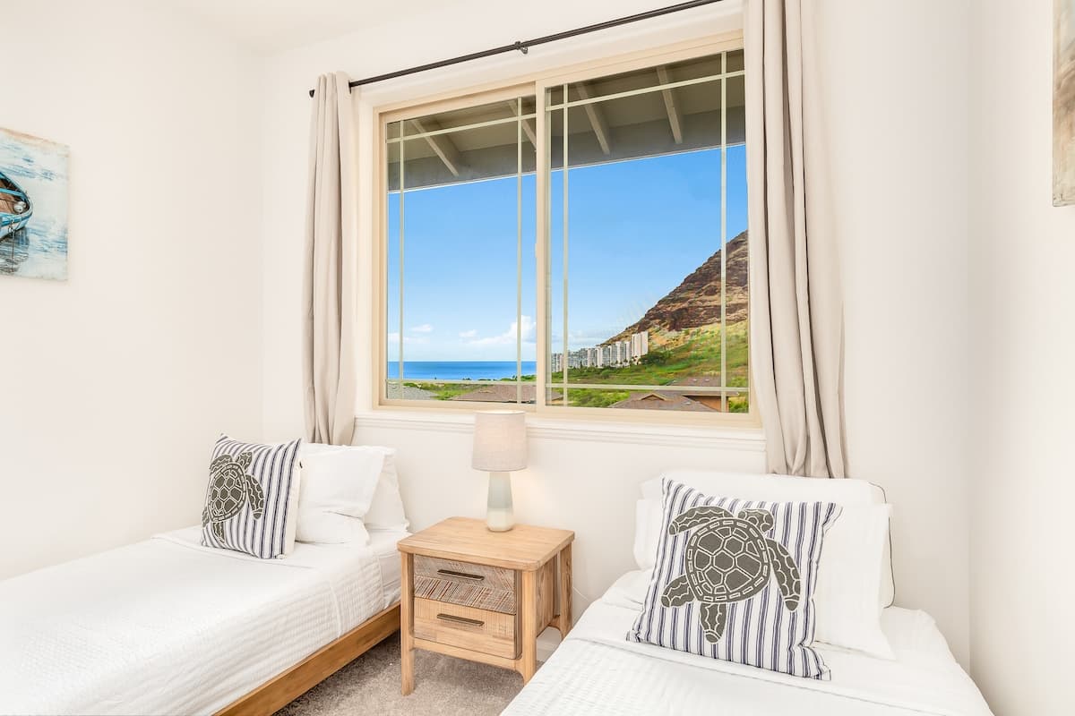 Home in Waianae · ★4.89 · 3 bedrooms · 5 beds · 2.5 private baths - Photo 3