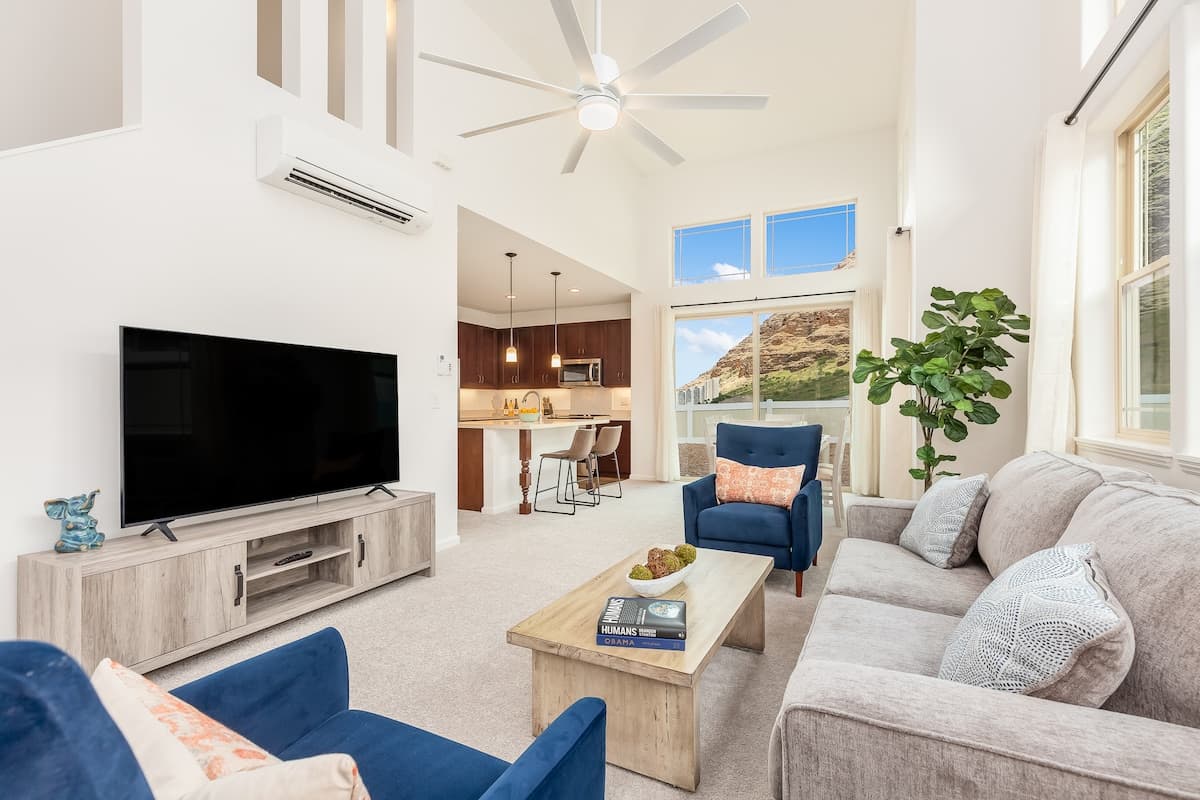 Home in Waianae · ★4.89 · 3 bedrooms · 5 beds · 2.5 private baths - Photo 4