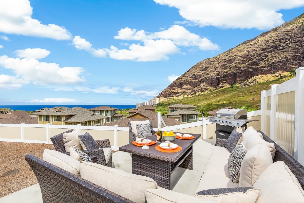 Home in Waianae · ★4.89 · 3 bedrooms · 5 beds · 2.5 private baths - Photo 5