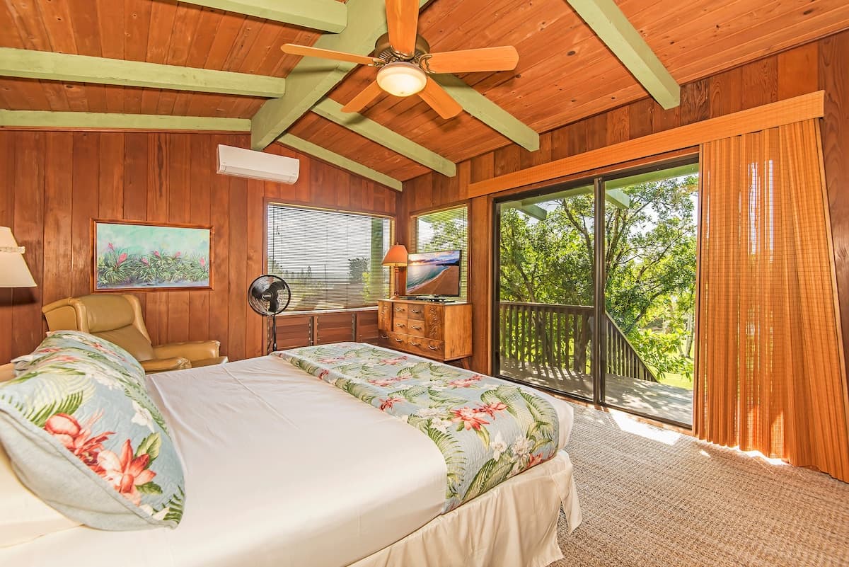 Home in Haleiwa · ★4.87 · 3 bedrooms · 7 beds · 3 private baths - Photo 2