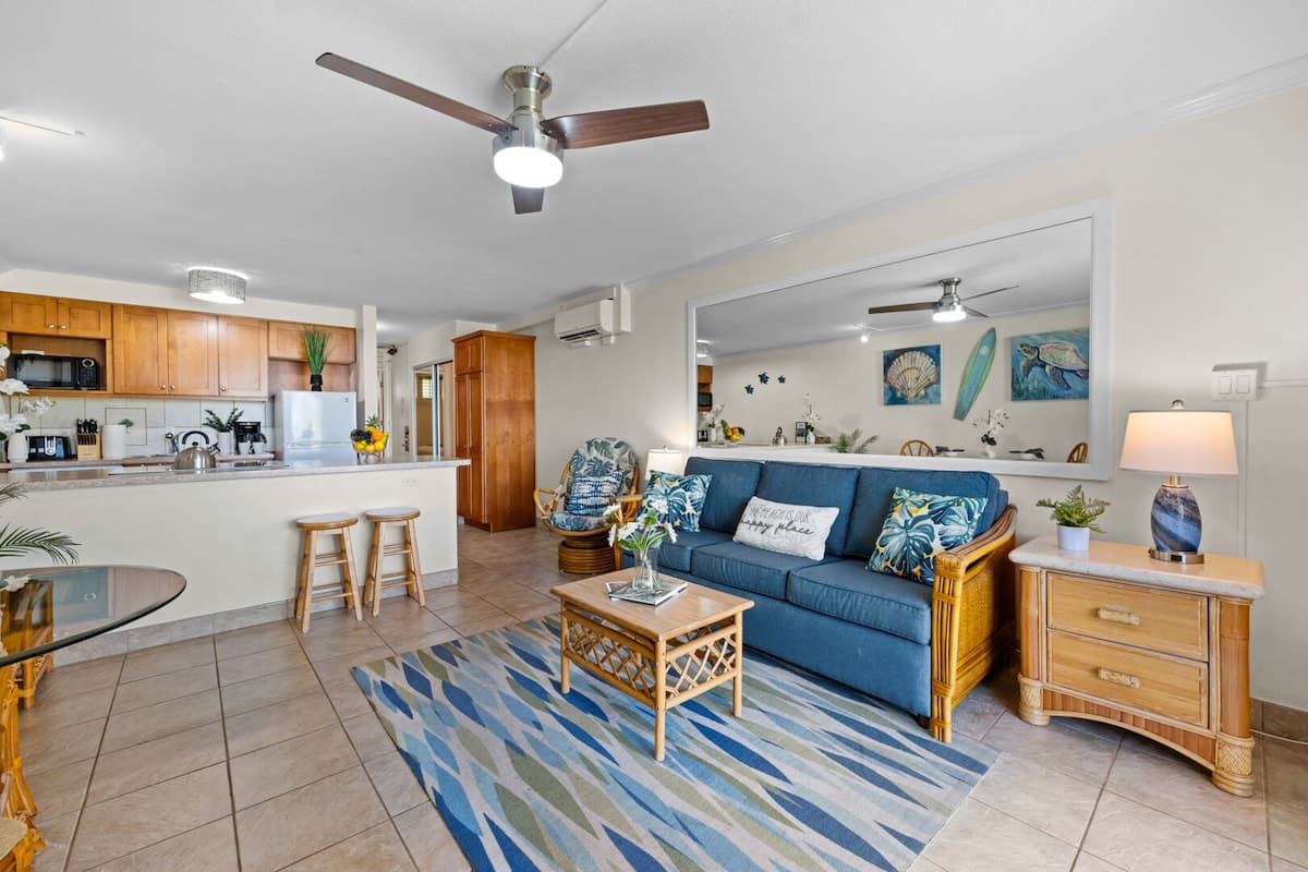 Condo in Lahaina · ★5.0 · 1 bedroom · 2 beds · 1 bath - Photo 3