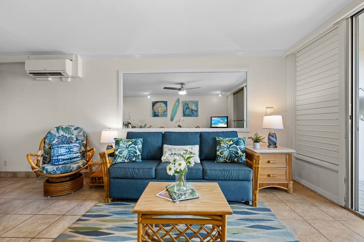 Condo in Lahaina · ★5.0 · 1 bedroom · 2 beds · 1 bath - Photo 4