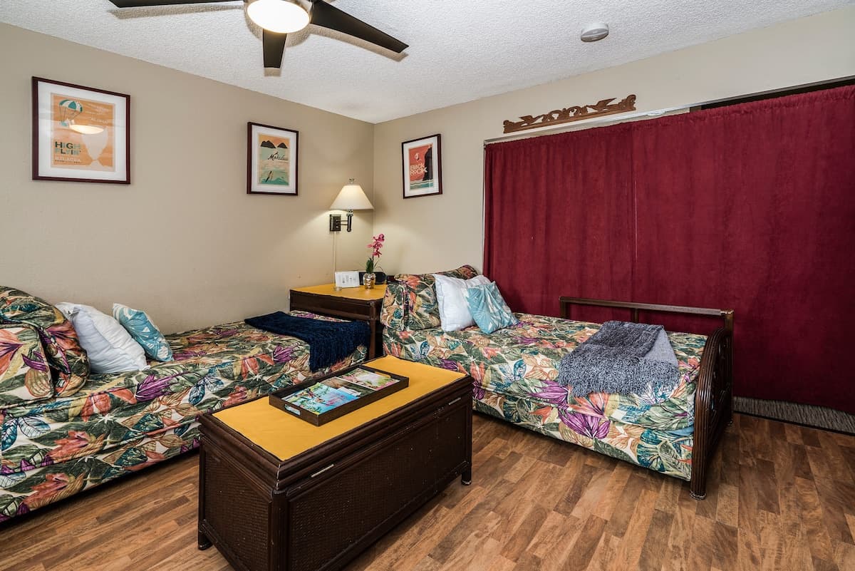 Condo in Honolulu · ★5.0 · 1 bedroom · 3 beds · 1 private bath - Photo 4