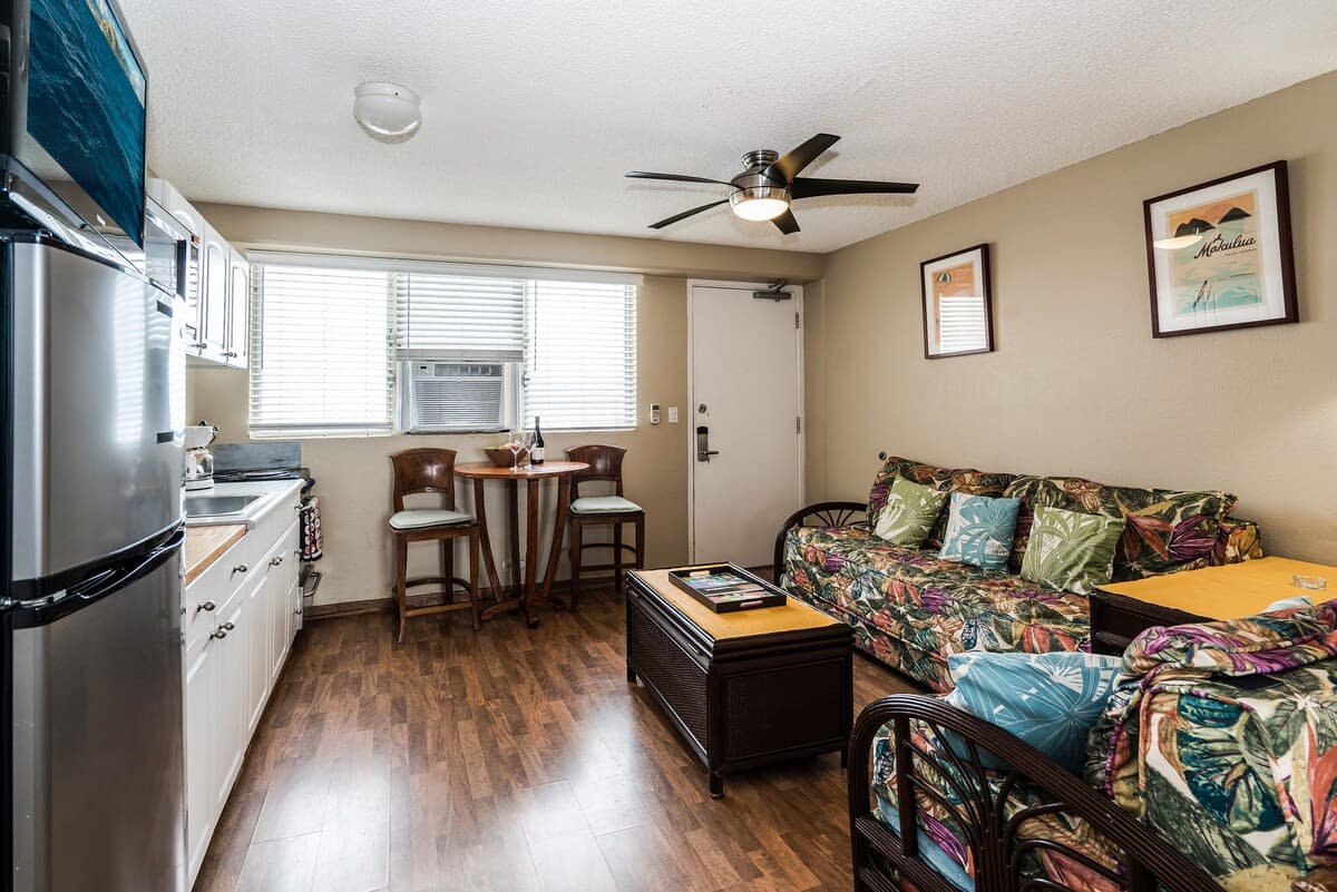 Condo in Honolulu · ★5.0 · 1 bedroom · 3 beds · 1 private bath - Photo 5