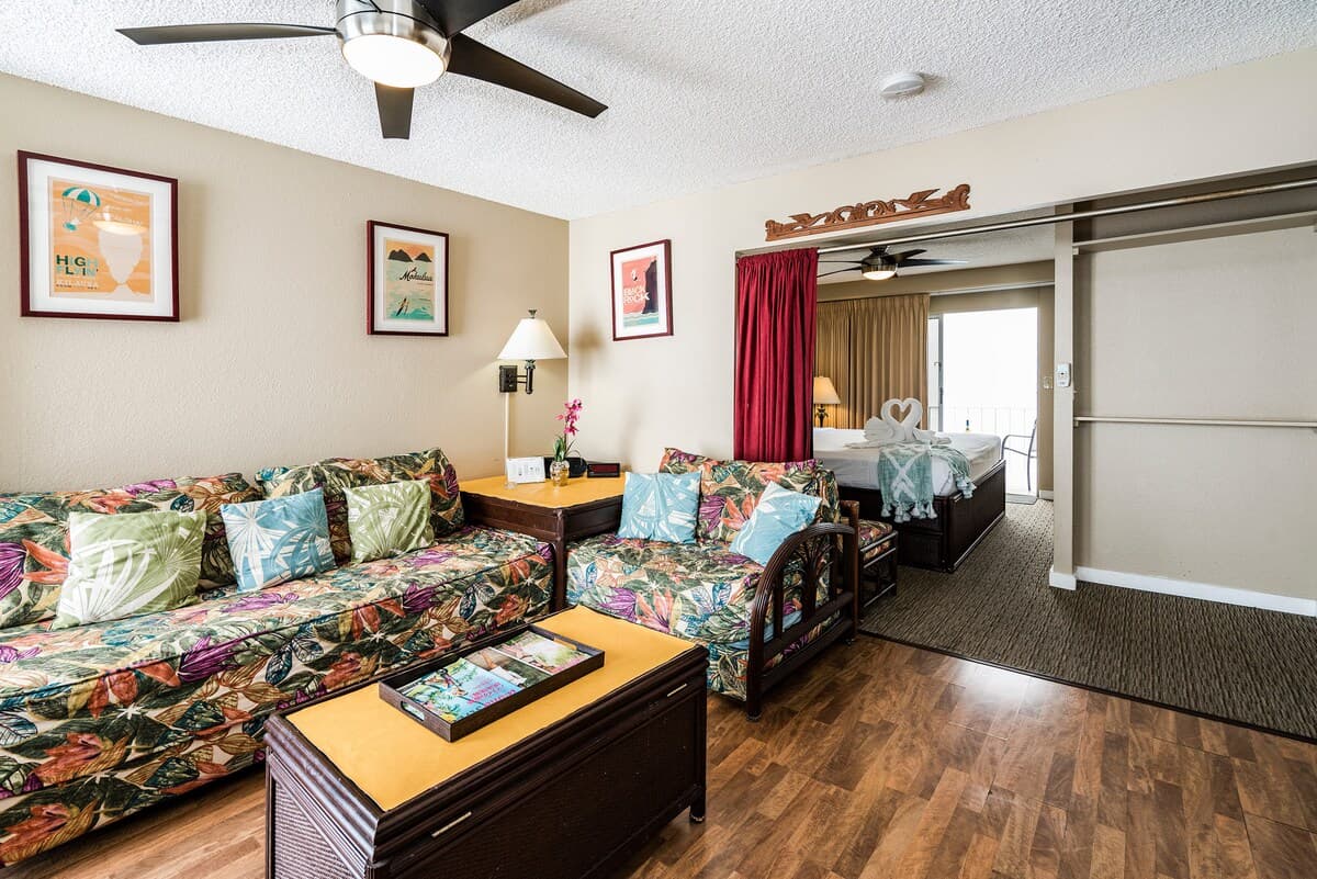 Condo in Honolulu · ★5.0 · 1 bedroom · 3 beds · 1 private bath - Photo 2