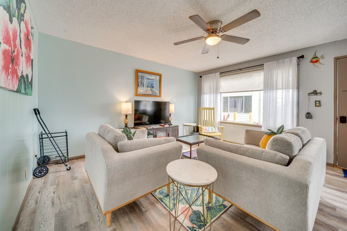 Condo in Hilo · ★4.77 · 2 bedrooms · 3 beds · 1 private bath - Photo 4