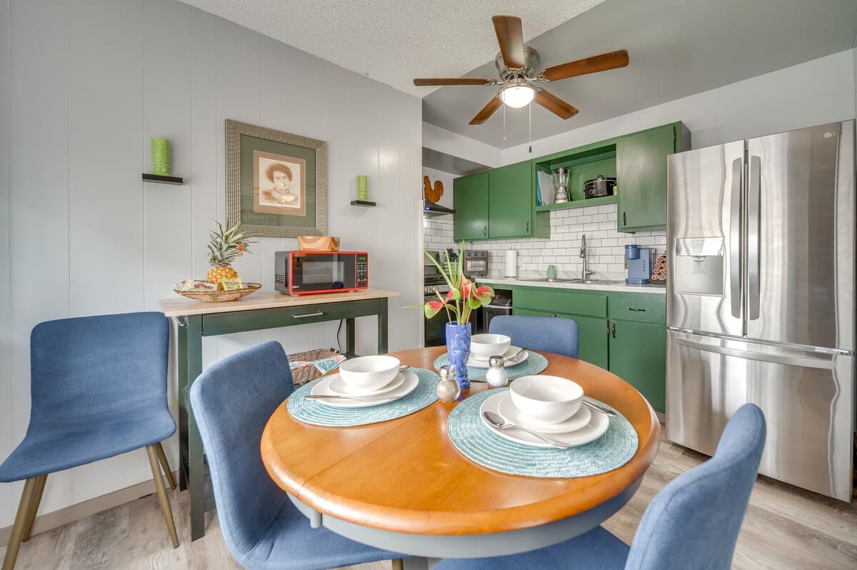 Condo in Hilo · ★4.77 · 2 bedrooms · 3 beds · 1 private bath - Photo 2