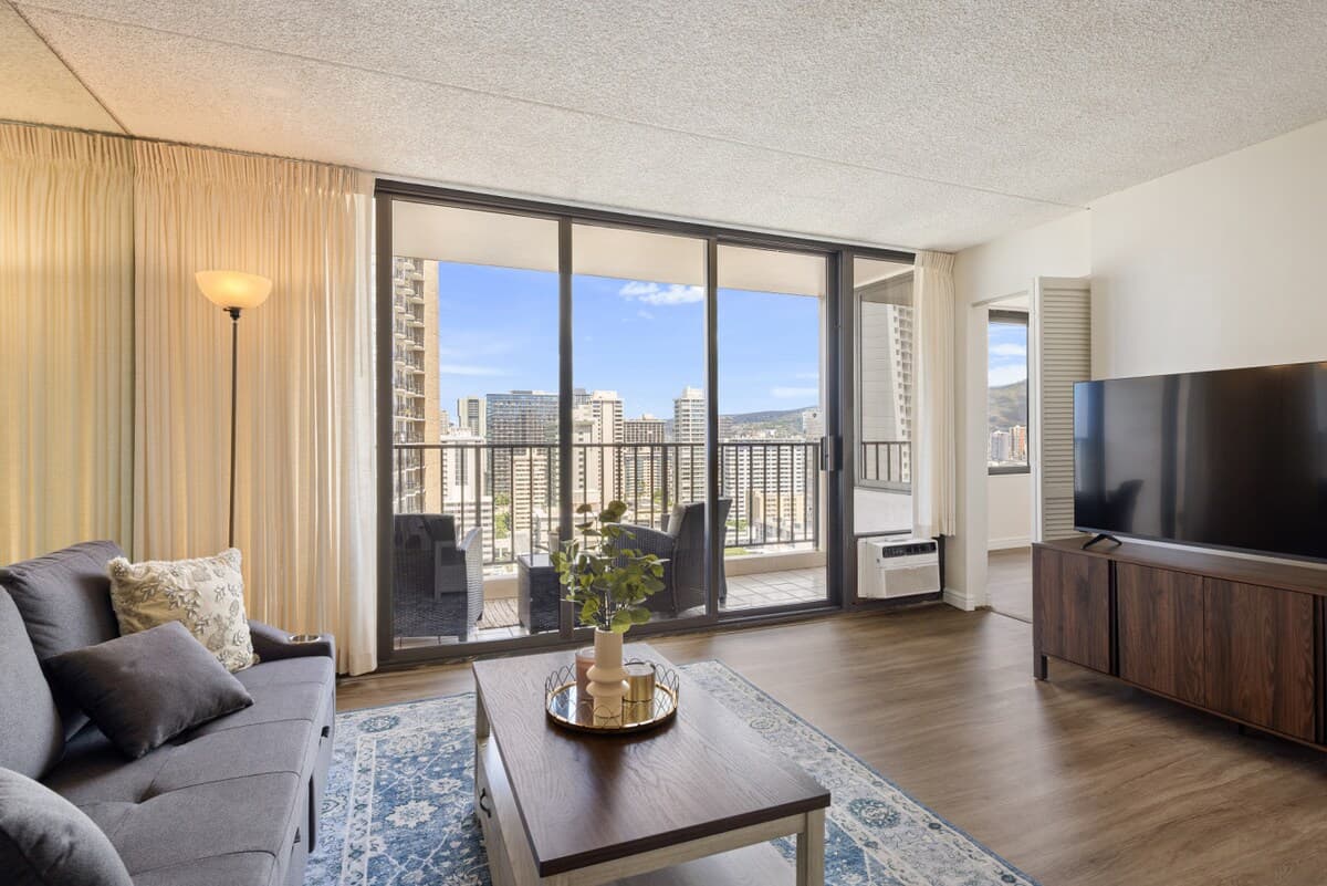 Condo in Honolulu · ★4.73 · 1 bedroom · 1 bed · 1 private bath - Photo 5