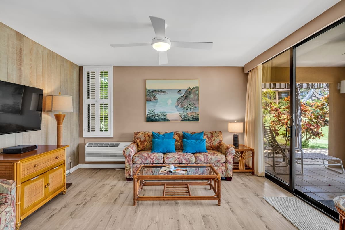 Condo in Kihei · ★4.5 · 1 bedroom · 2 baths - Photo 2