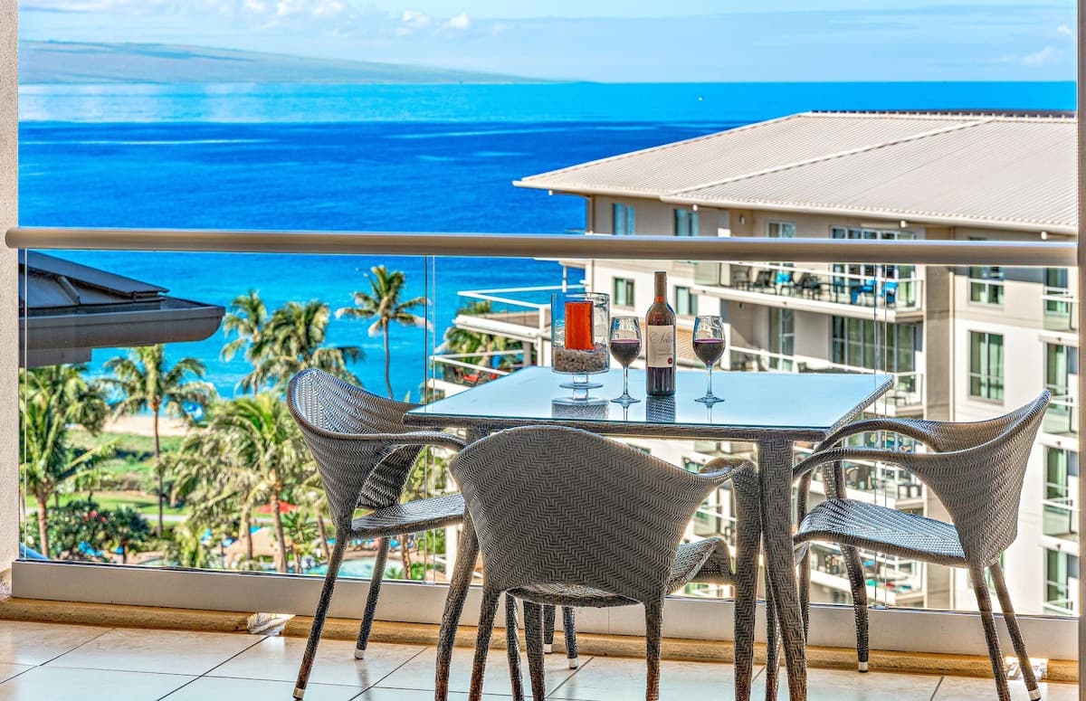 Condo in Lahaina · ★4.96 · 2 bedrooms · 3 beds · 2 baths - Photo 5