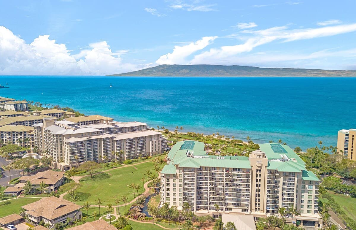 Condo in Lahaina · ★5.0 · 2 bedrooms · 3 beds · 2 baths - Photo 2