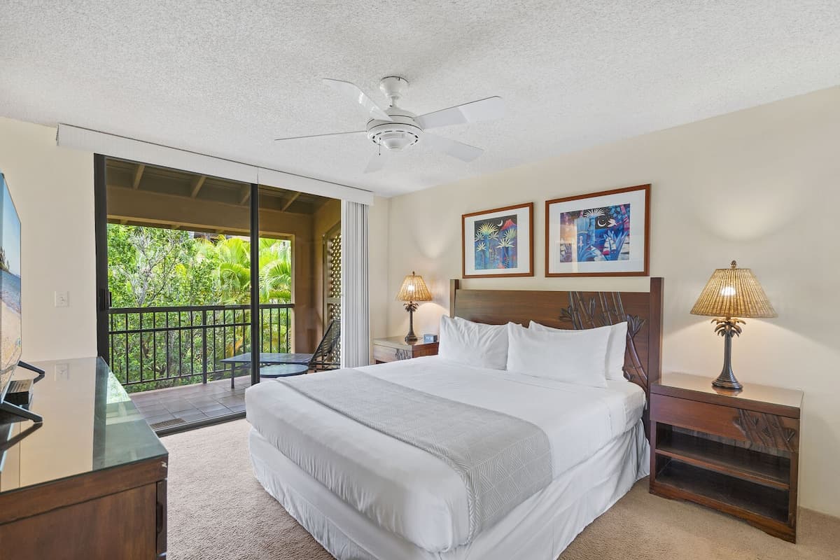 Condo in Kihei · ★4.67 · 1 bedroom · 2 beds · 2 private baths - Photo 4