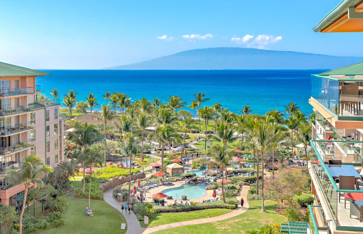 Condo in Lahaina · ★4.75 · Studio · 3 beds · 1 bath - Photo 2