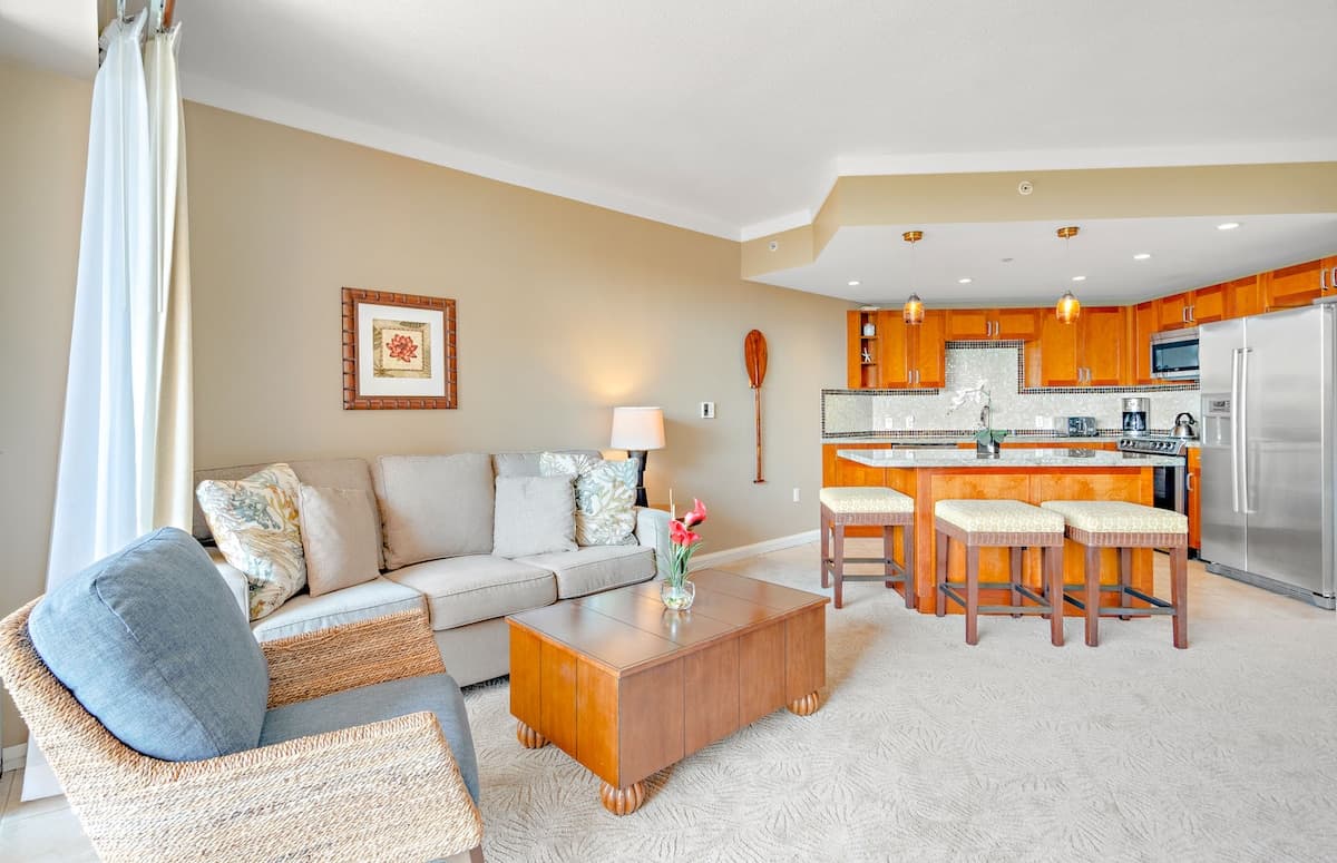Condo in Lahaina · ★4.75 · Studio · 3 beds · 1 bath - Photo 5