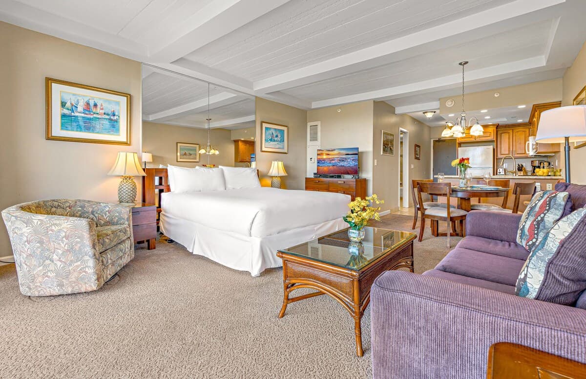 Condo in Lahaina · ★4.67 · Studio · 2 beds · 1 bath - Photo 3