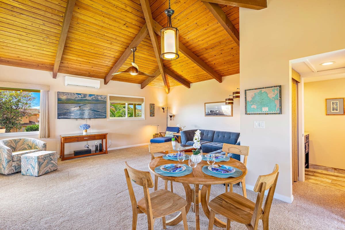 Townhouse in Lahaina · ★5.0 · 2 bedrooms · 3 beds · 2.5 baths - Photo 2