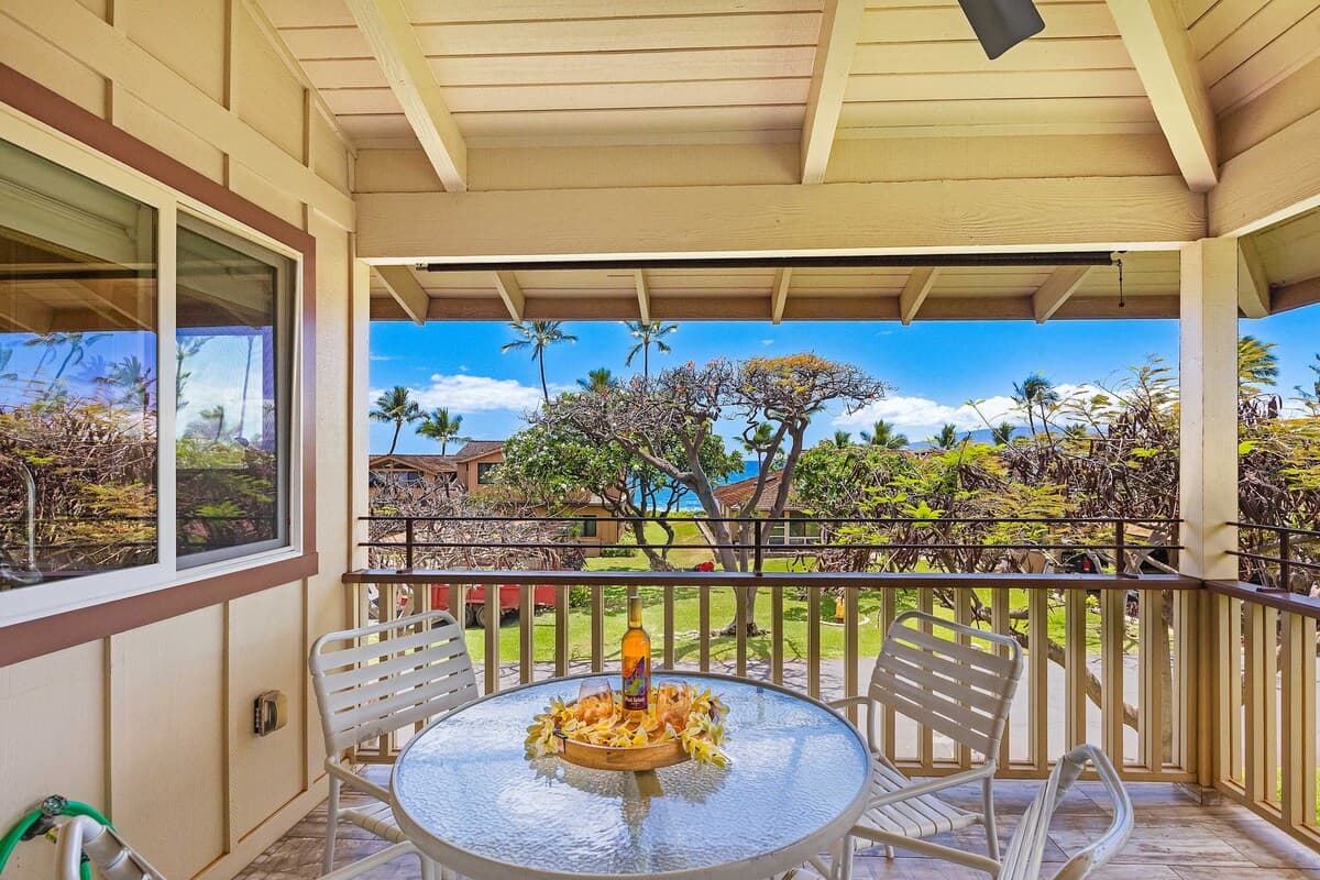 Townhouse in Lahaina · ★5.0 · 2 bedrooms · 3 beds · 2.5 baths - Photo 3